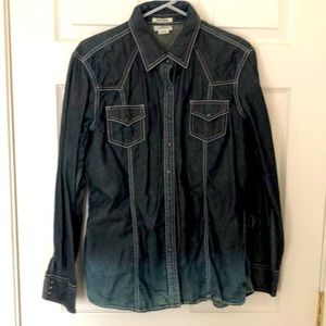 Ariat Denim button up in great condition- XL